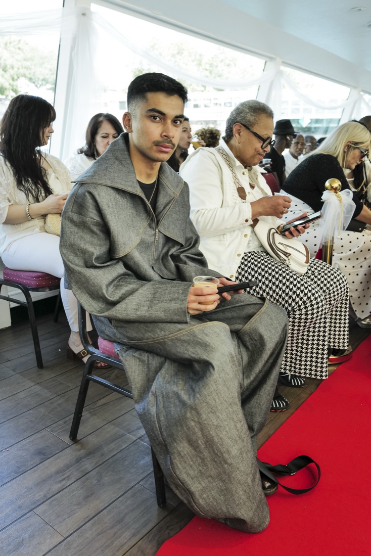 Coulisses et préparation des mannequins en backstage de la Fashion Week Africa